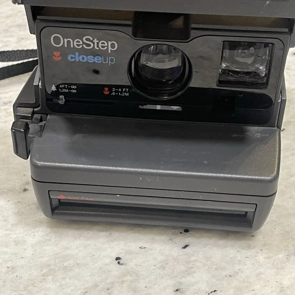 Vtg Polaroid One Step Close Up & Flash 600 Film Instant Camera W/ Strap UNTESTED